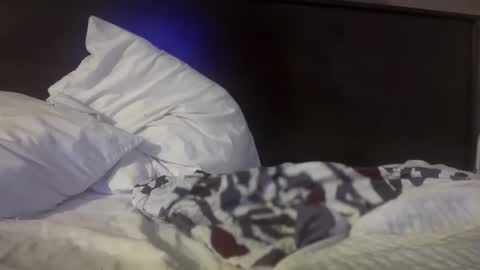 GamerBaddieLux online show from 12-01-25, 05:18