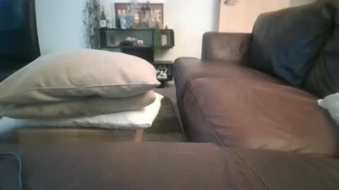 33UK online show from 03-03-25, 08:38