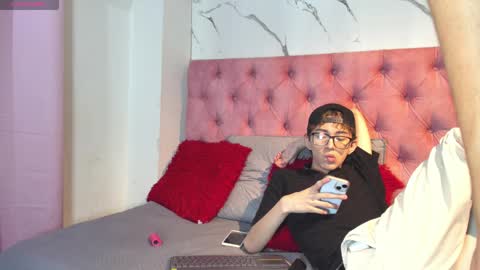 Snapshot of 3guy3 chatting on 12-20-25, 08:05 Guy 1 Guy 2 Guy 3. online show from 12-20-25, 08:05