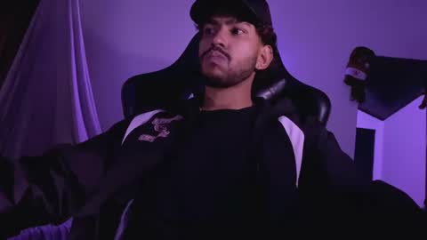 E V I L online show from 11-23-25, 10:09