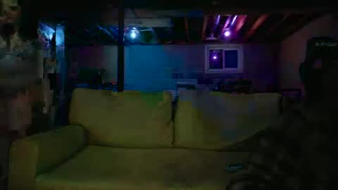 Snapshot of 420bunnie chatting on 02-06-25, 04:10 420bunnie online show from 02-06-25, 04:10