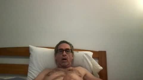 Snapshot of 4pleigh4u chatting on 11-14-25, 05:44 4pleigh4u online show from 11-14-25, 05:44