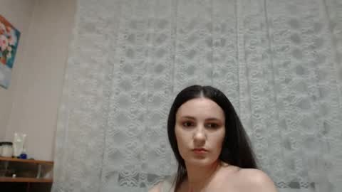 Snapshot of 50shades_of_wet chatting on 05-26-26, 12:39 Yana online show from 05-26-26, 12:39