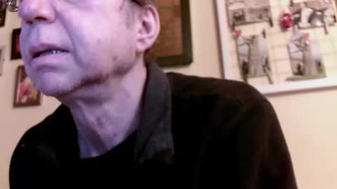 Snapshot of 64shorty chatting on 02-26-25, 11:52 64shorty online show from 02-26-25, 11:52