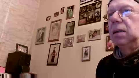 Snapshot of 64shorty chatting on 09-21-25, 06:59 64shorty online show from 09-21-25, 06:59