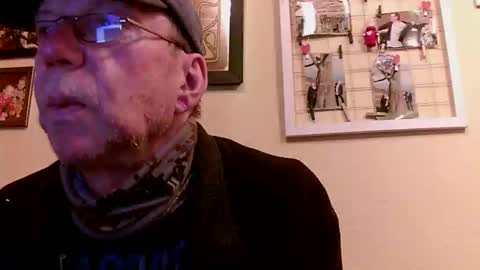 Snapshot of 64shorty chatting on 10-09-25, 08:56 64shorty online show from 10-09-25, 08:56