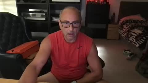 daddy vegas  for single women and couples here online show from 04-01-26, 12:22