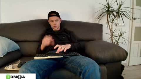 Snapshot of 696frank chatting on 03-10-25, 09:32 chico online show from 03-10-25, 09:32