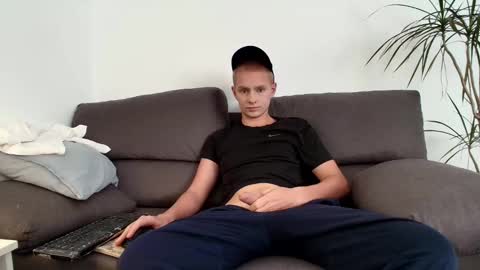 Snapshot of 696frank chatting on 11-09-25, 03:21 chico online show from 11-09-25, 03:21