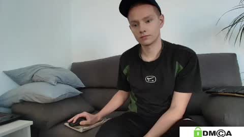 Snapshot of 696frank chatting on 03-23-26, 09:35 chico online show from 03-23-26, 09:35