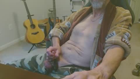 Snapshot of 6stringer62 chatting on 01-19-25, 04:25 6stringer62 online show from 01-19-25, 04:25