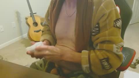 Snapshot of 6stringer62 chatting on 02-21-25, 12:16 6stringer62 online show from 02-21-25, 12:16