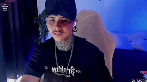 Stefan online show from 12-21-25, 07:21