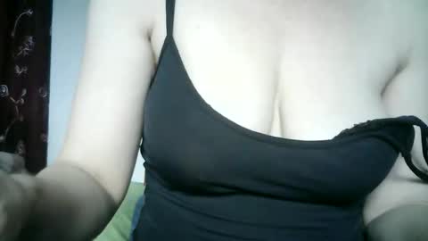 Lilu online show from 11-19-25, 10:48