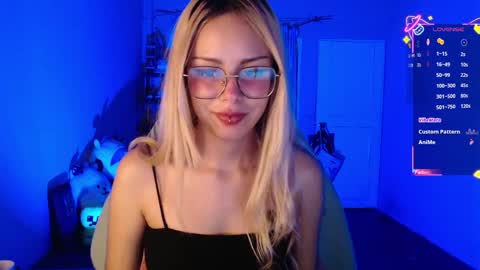 Snapshot of 7hana7 chatting on 03-12-26, 10:05 Hana online show from 03-12-26, 10:05