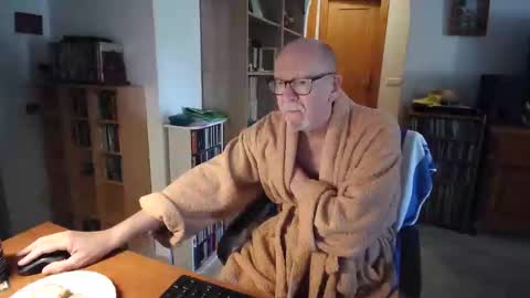  Papi  online show from 03-31-26, 08:48