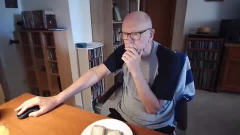 Snapshot of 7thsojourn chatting on 04-19-26, 08:57 Papi online show from 04-19-26, 08:57