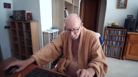 Snapshot of 7thsojourn chatting on 04-30-26, 08:09 Papi online show from 04-30-26, 08:09