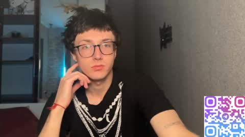 Phillip online show from 11-24-25, 04:01