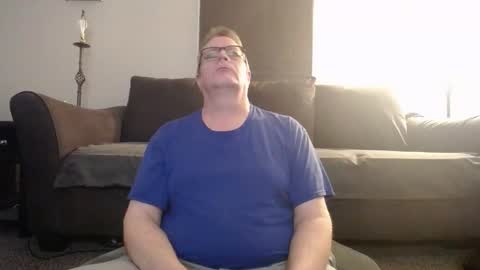 Snapshot of 989guy chatting on 04-29-26, 12:37 989guy online show from 04-29-26, 12:37