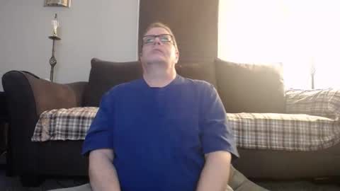 Snapshot of 989guy chatting on 05-06-26, 11:43 989guy online show from 05-06-26, 11:43