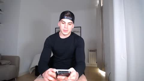 _aesthetic online show from 04-11-26, 04:11