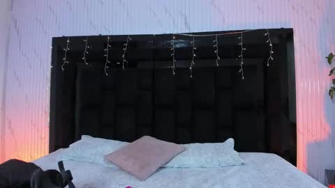 Snapshot of _agathaargent chatting on 02-21-26, 08:43 Agatha online show from 02-21-26, 08:43