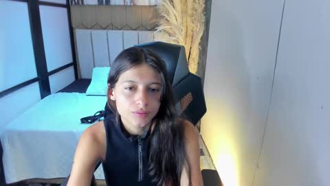 Snapshot of _agathaargent chatting on 03-13-26, 09:43 Agatha online show from 03-13-26, 09:43