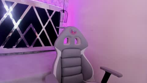  Alaia online show from 02-03-25, 02:45