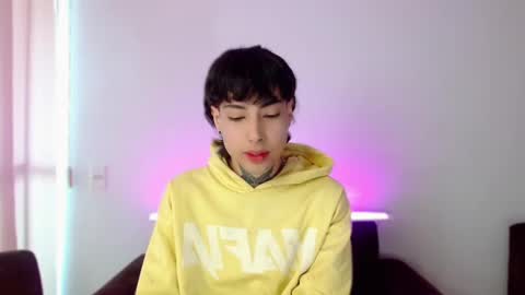 _alexblunt_ online show from 12-23-24, 04:39