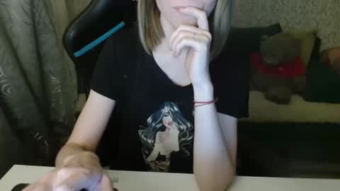  AliceCullen  online show from 11-14-25, 03:22