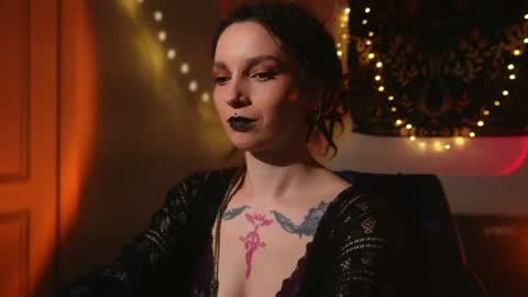 Snapshot of _alicemorrison_ chatting on 05-27-26, 05:43 Alice Morrison Mistress Datura online show from 05-27-26, 05:43
