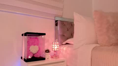 Snapshot of _alissonrose chatting on 04-18-26, 07:07 Karo online show from 04-18-26, 07:07