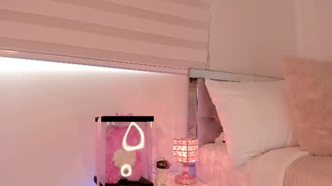 Snapshot of _alissonrose chatting on 07-11-26, 06:54 Karo online show from 07-11-26, 06:54
