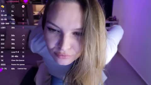 Mia online show from 11-14-25, 04:38