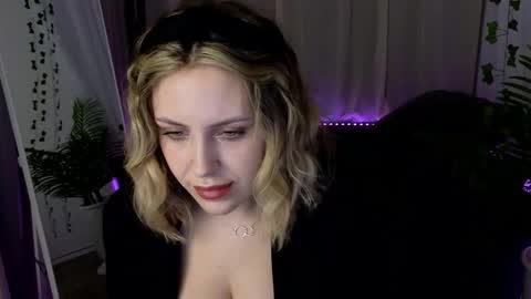 Snapshot of _amymoore_ chatting on 02-15-26, 01:24 _amymoore_ online show from 02-15-26, 01:24