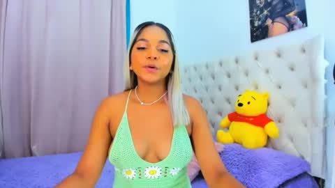 Analia online show from 01-18-25, 02:36