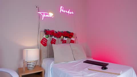 ngela  online show from 12-24-24, 05:44