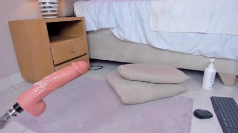 ngela  online show from 01-30-25, 02:47