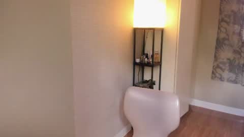 Snapshot of _ann1e_ chatting on 06-18-26, 03:29 annie . online show from 06-18-26, 03:29