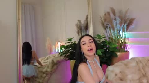 Anna online show from 05-19-26, 01:56