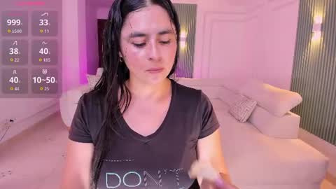 Snapshot of _anna_parker_ chatting on 06-20-26, 07:16 Ana online show from 06-20-26, 07:16