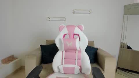    online show from 02-12-26, 12:11