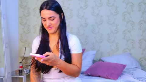 Snapshot of _ariannacruz chatting on 02-19-26, 12:28 Queen Cruz online show from 02-19-26, 12:28