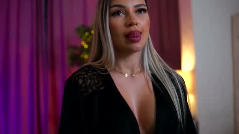 Arielle online show from 02-18-25, 03:10