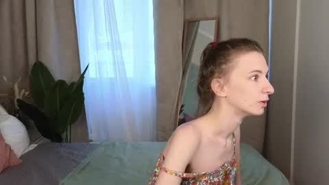 Snapshot of _ash_leyy_ chatting on 07-09-26, 01:31 _ash_leyy_ online show from 07-09-26, 01:31