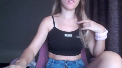 Ashlee Bond online show from 10-17-25, 10:45