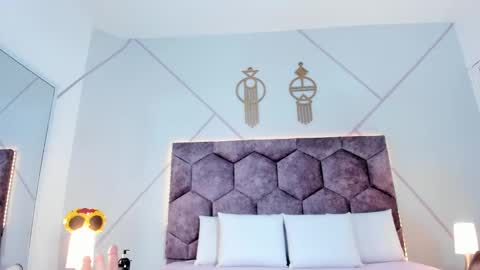 _aurora_collins_ online show from 10-24-25, 12:56