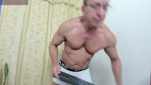 Snapshot of _axelking1_ chatting on 05-21-26, 11:39 Axel online show from 05-21-26, 11:39