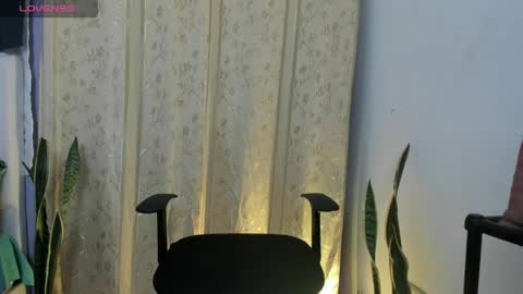 Snapshot of _axelking1_ chatting on 06-05-26, 02:18 Axel online show from 06-05-26, 02:18